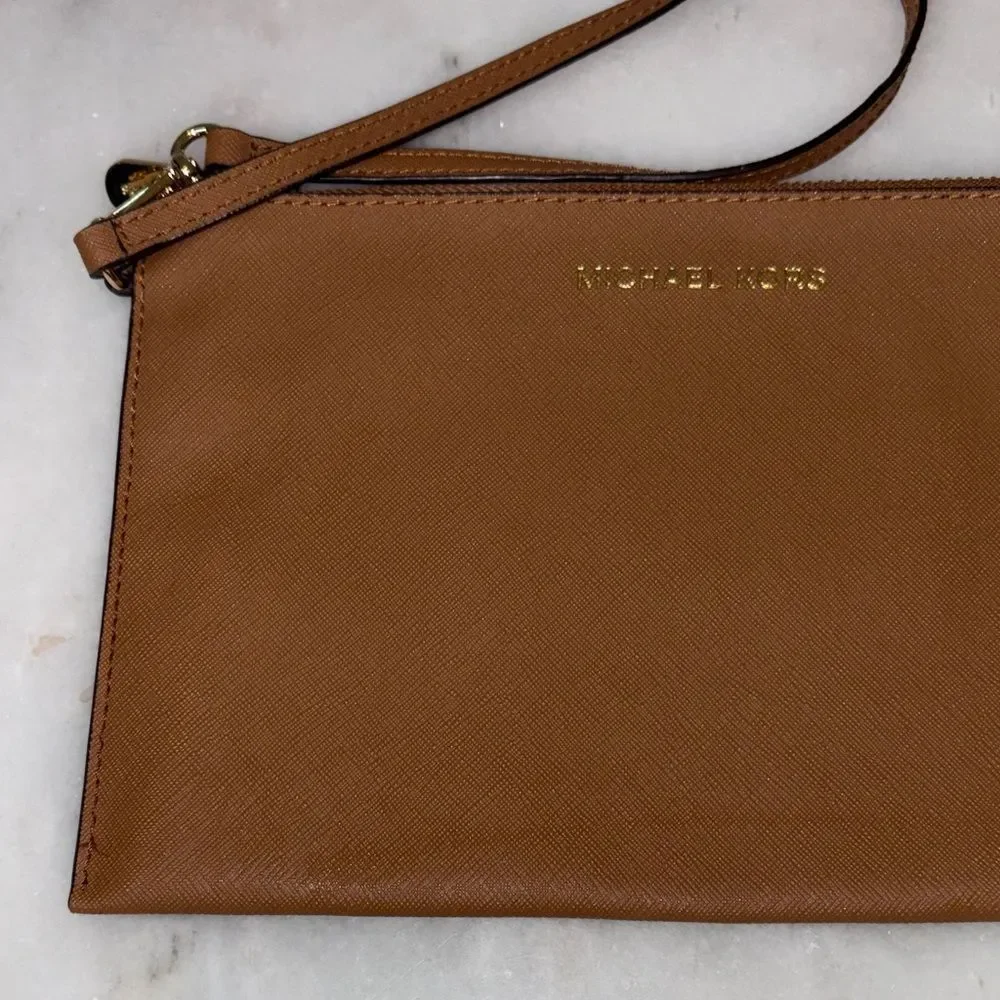 Michael Kors  Pouch Clutch Wristlet Jet Set Travel Large Pebbled Brown Leather